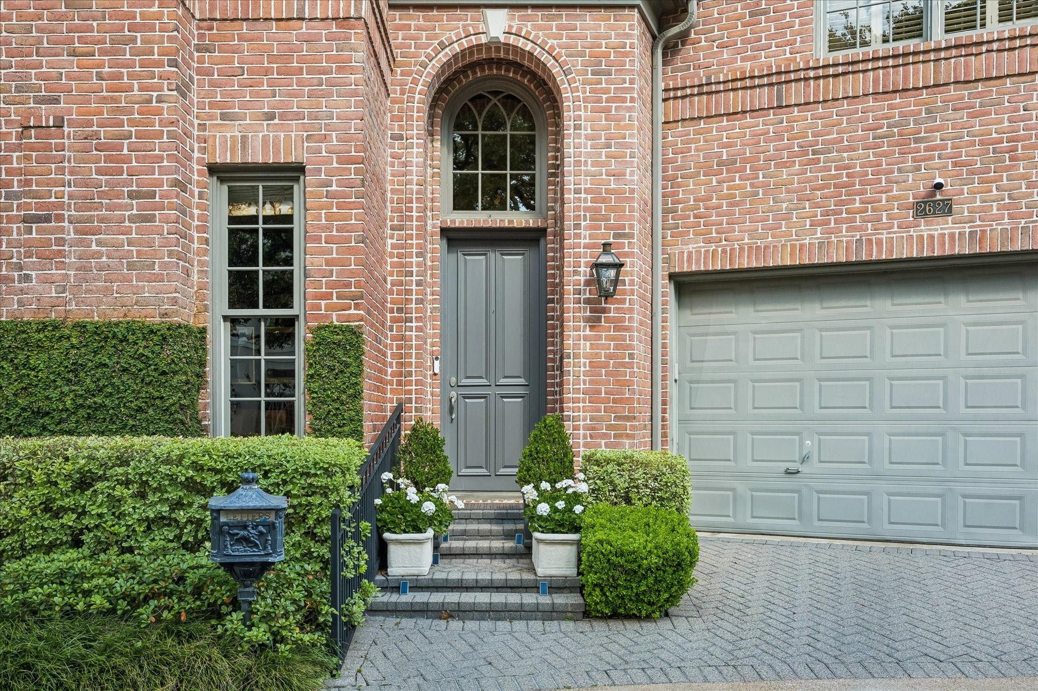 2627 Sutton Court