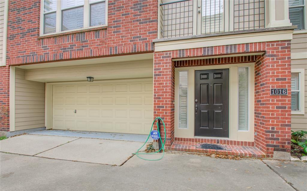 1016 Rochow Street