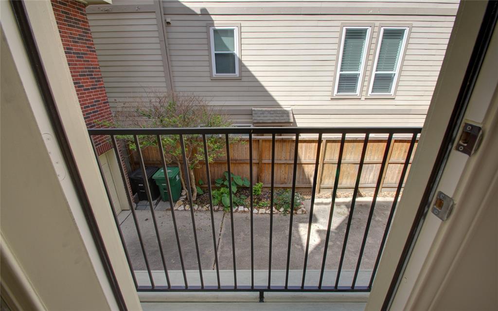 1016 Rochow Street