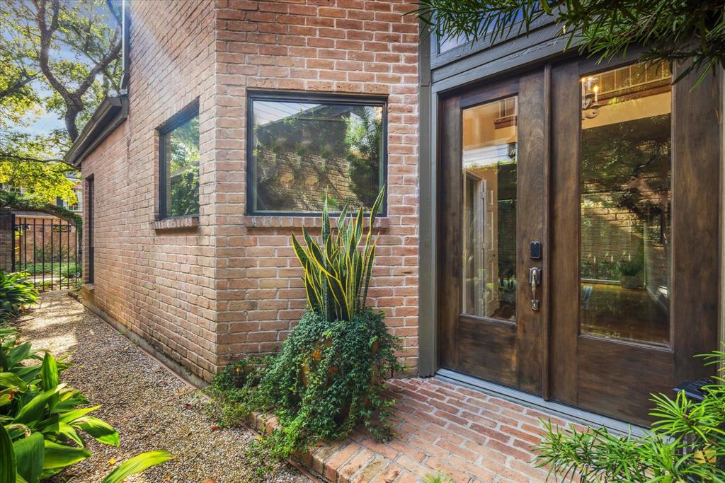 9105 Briar Forest Drive