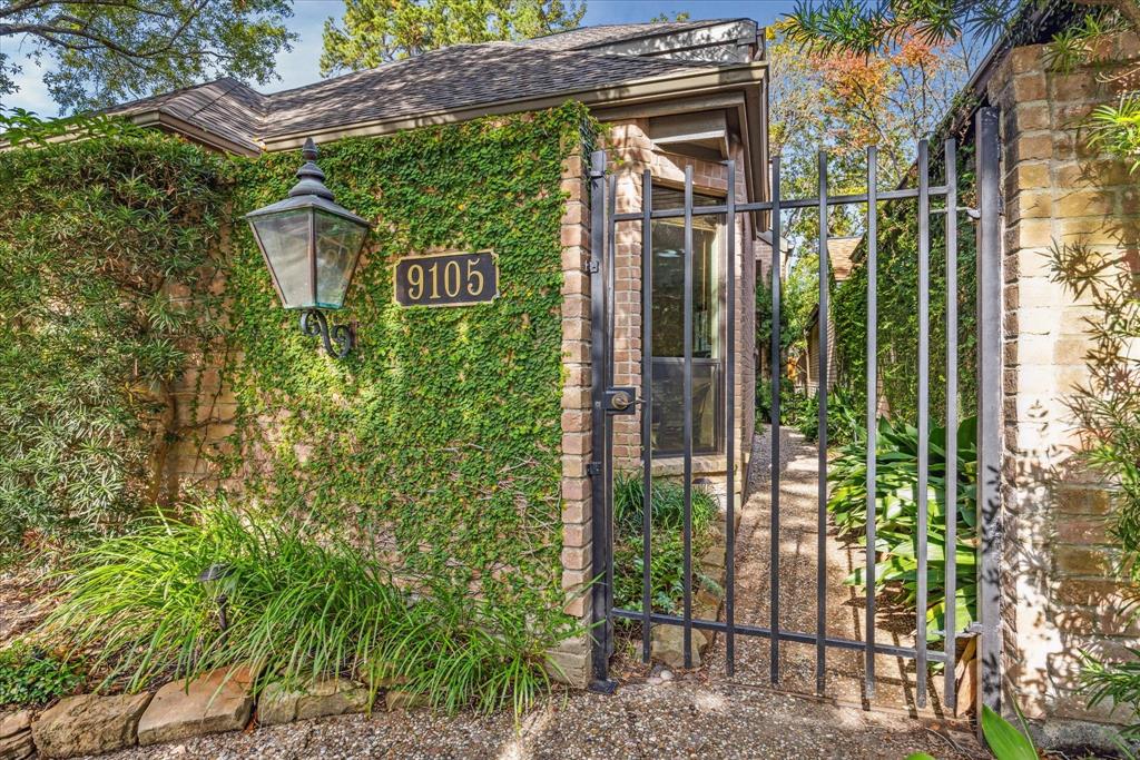 9105 Briar Forest Drive