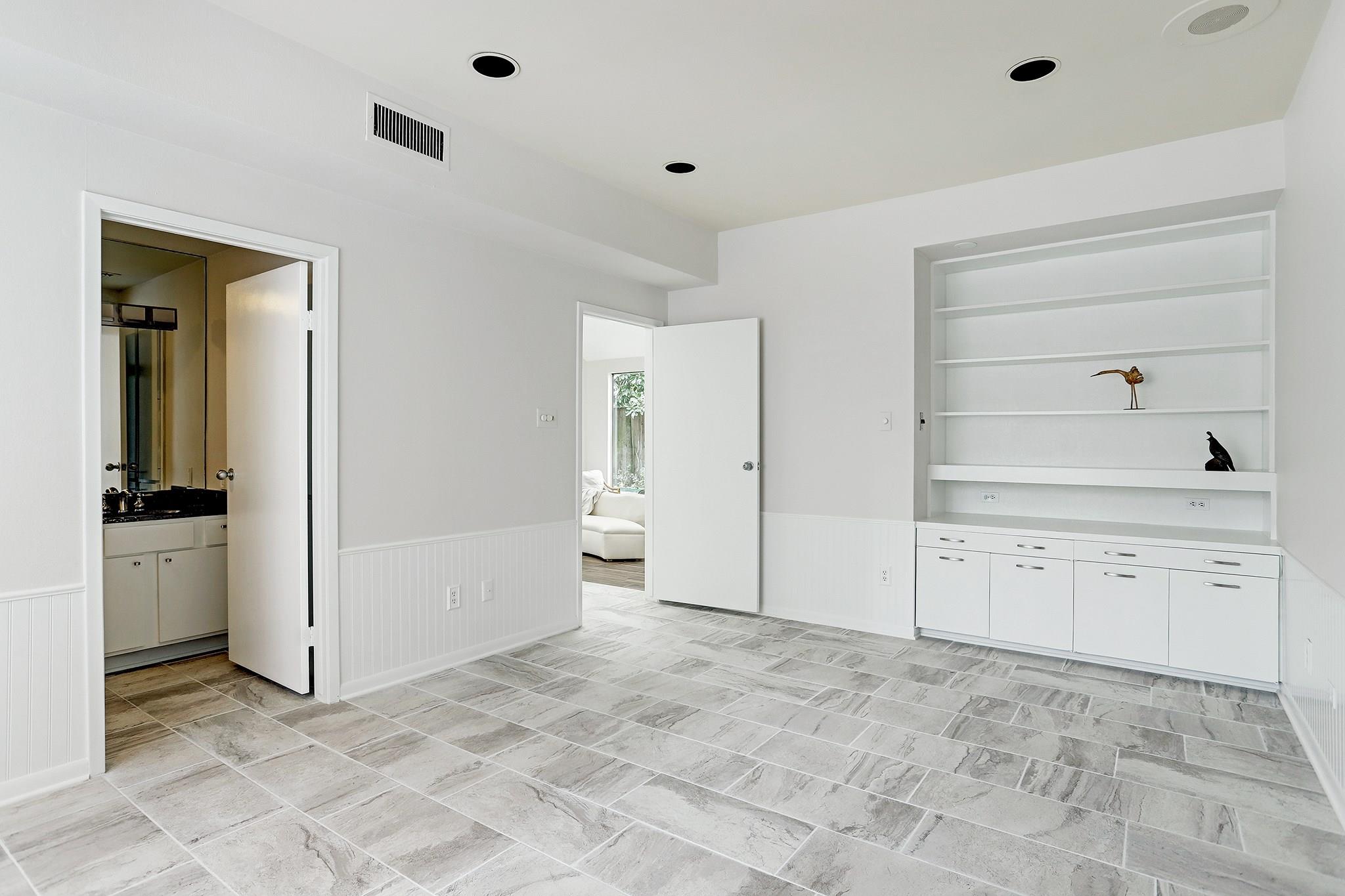 5300 Mercer Street # 9