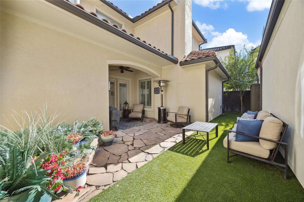 41 N Creekside Court