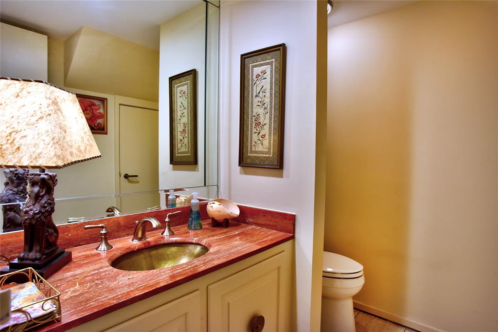 45 Briar Hollow Lane # 10