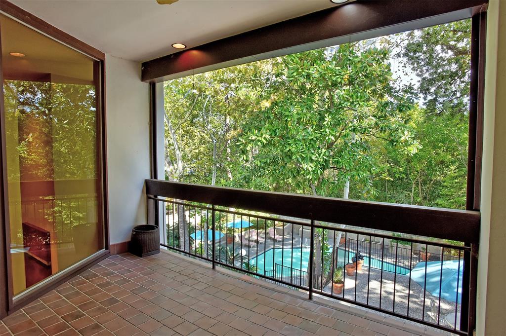 45 Briar Hollow Lane # 10