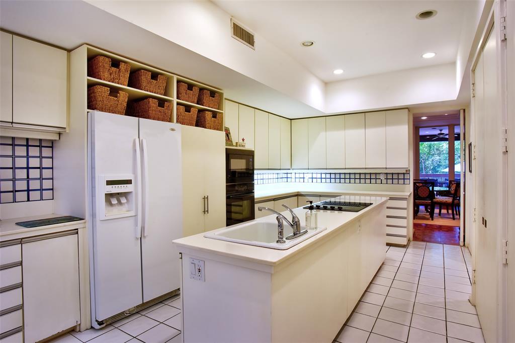 45 Briar Hollow Lane # 10