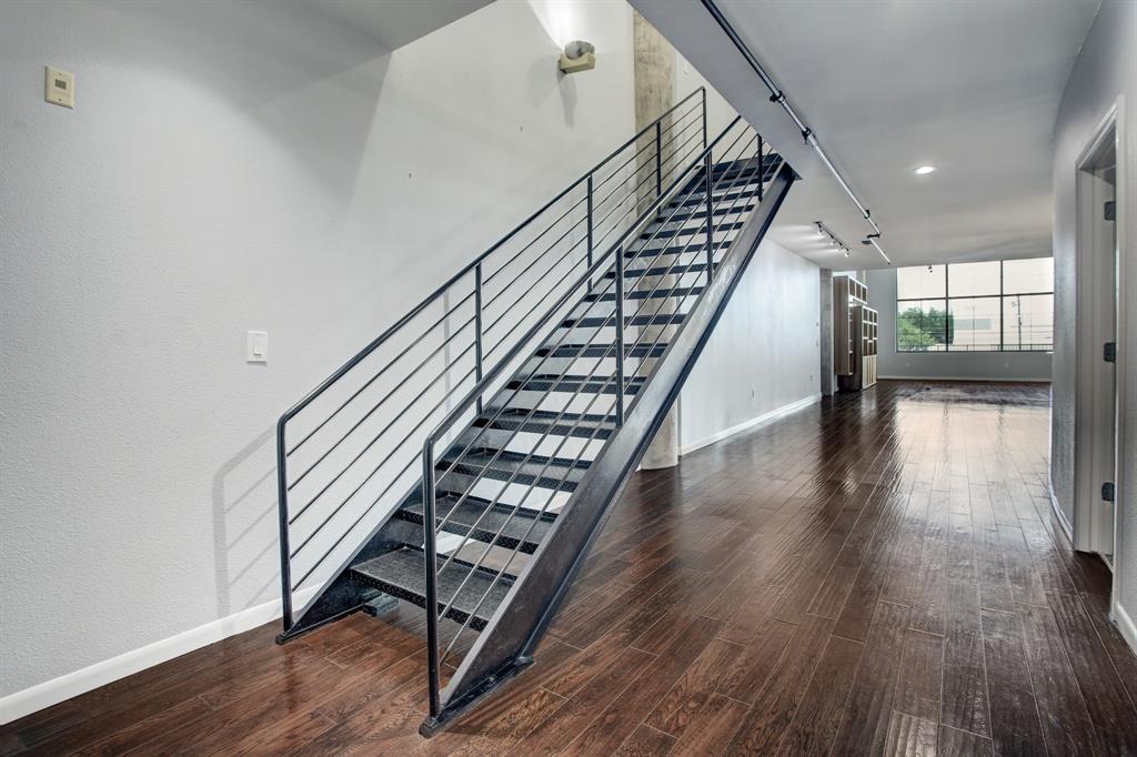 1914 W Gray Street # 105