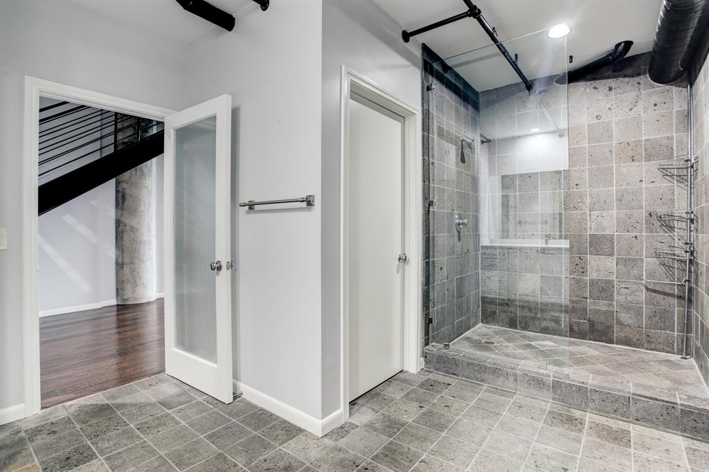 1914 W Gray Street # 105