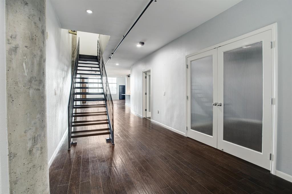 1914 W Gray Street # 105