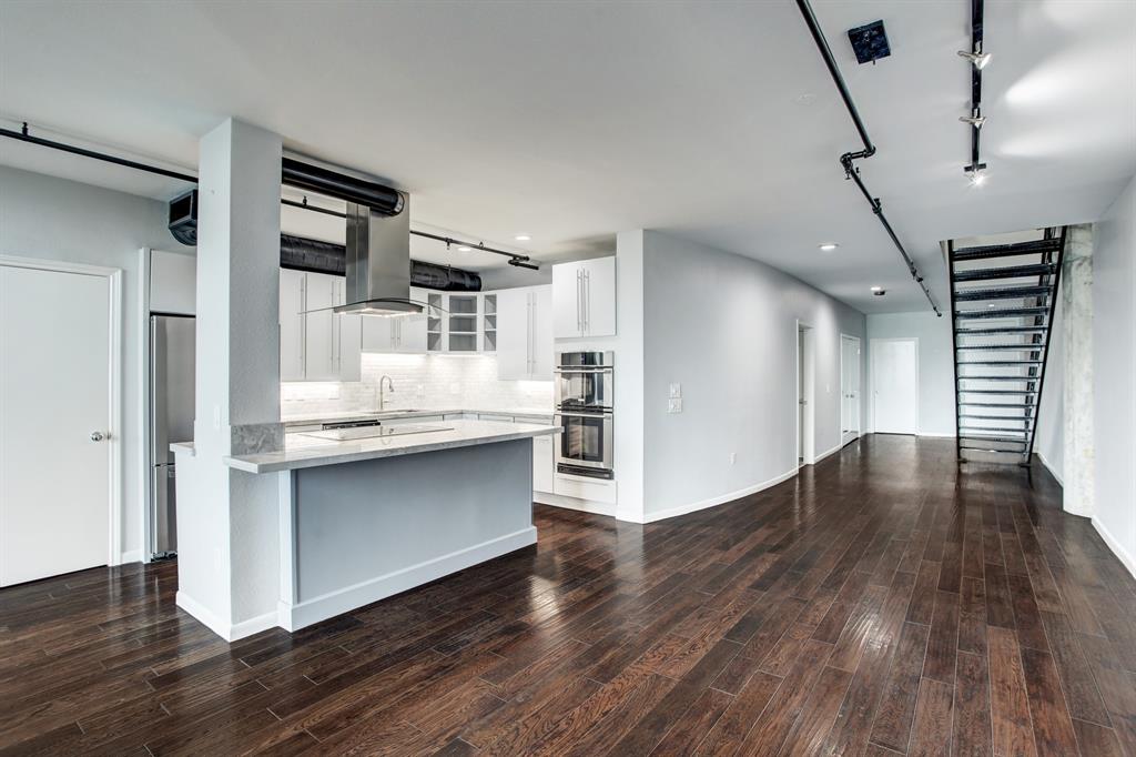 1914 W Gray Street # 105