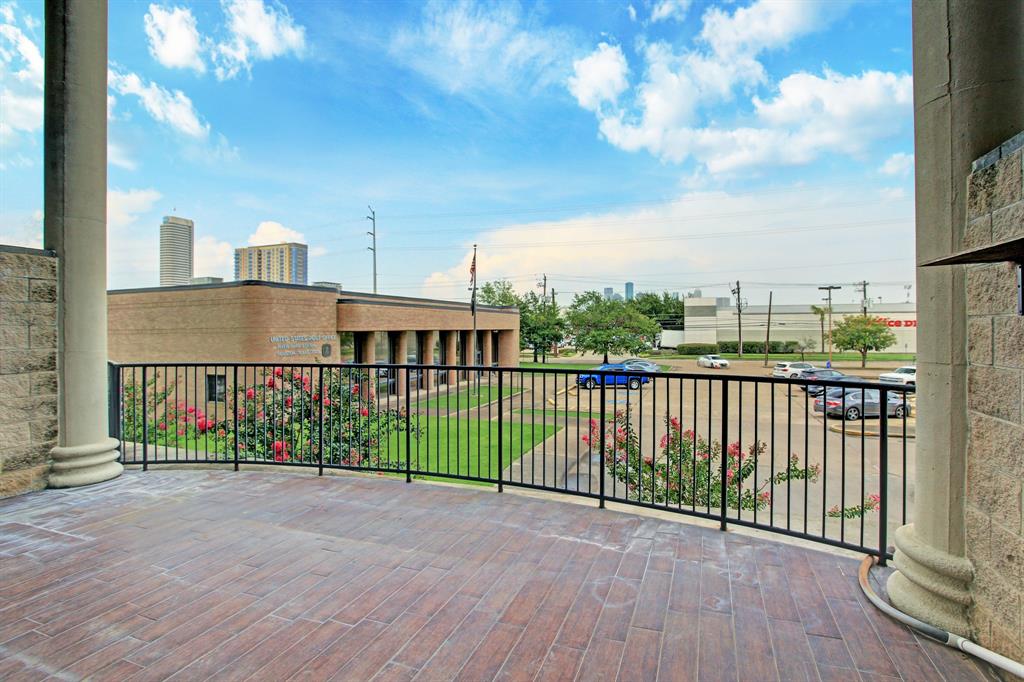 1914 W Gray Street # 105