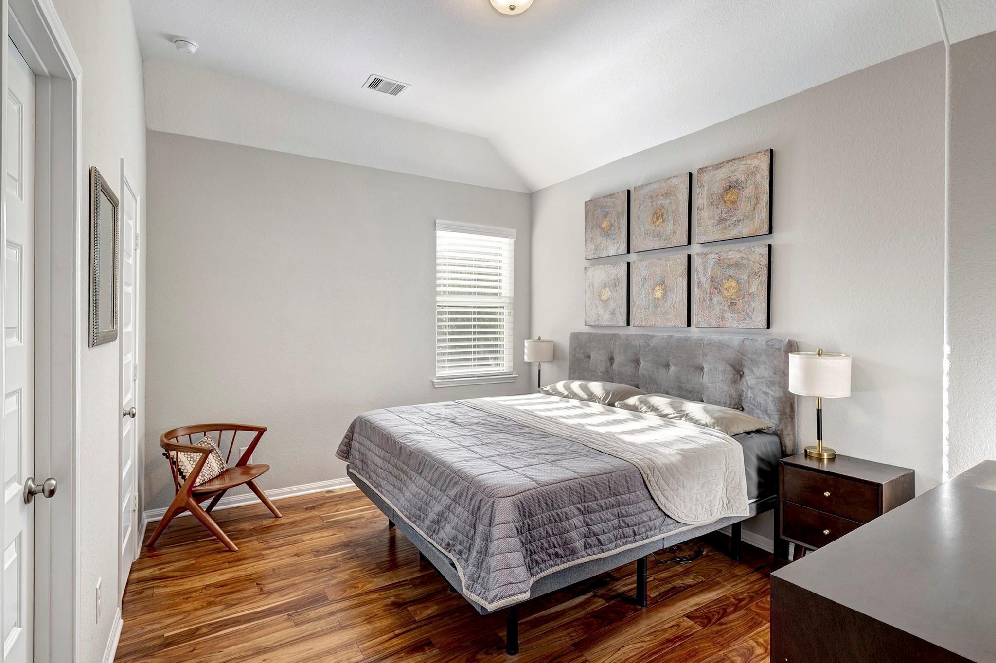 5002 Harvest Knoll Drive