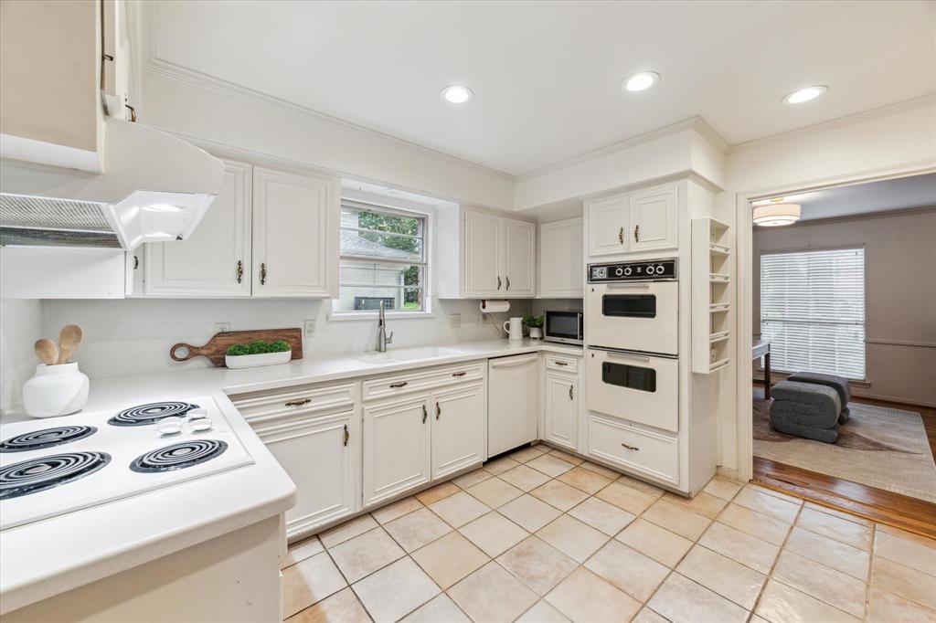 13307 Westport Lane