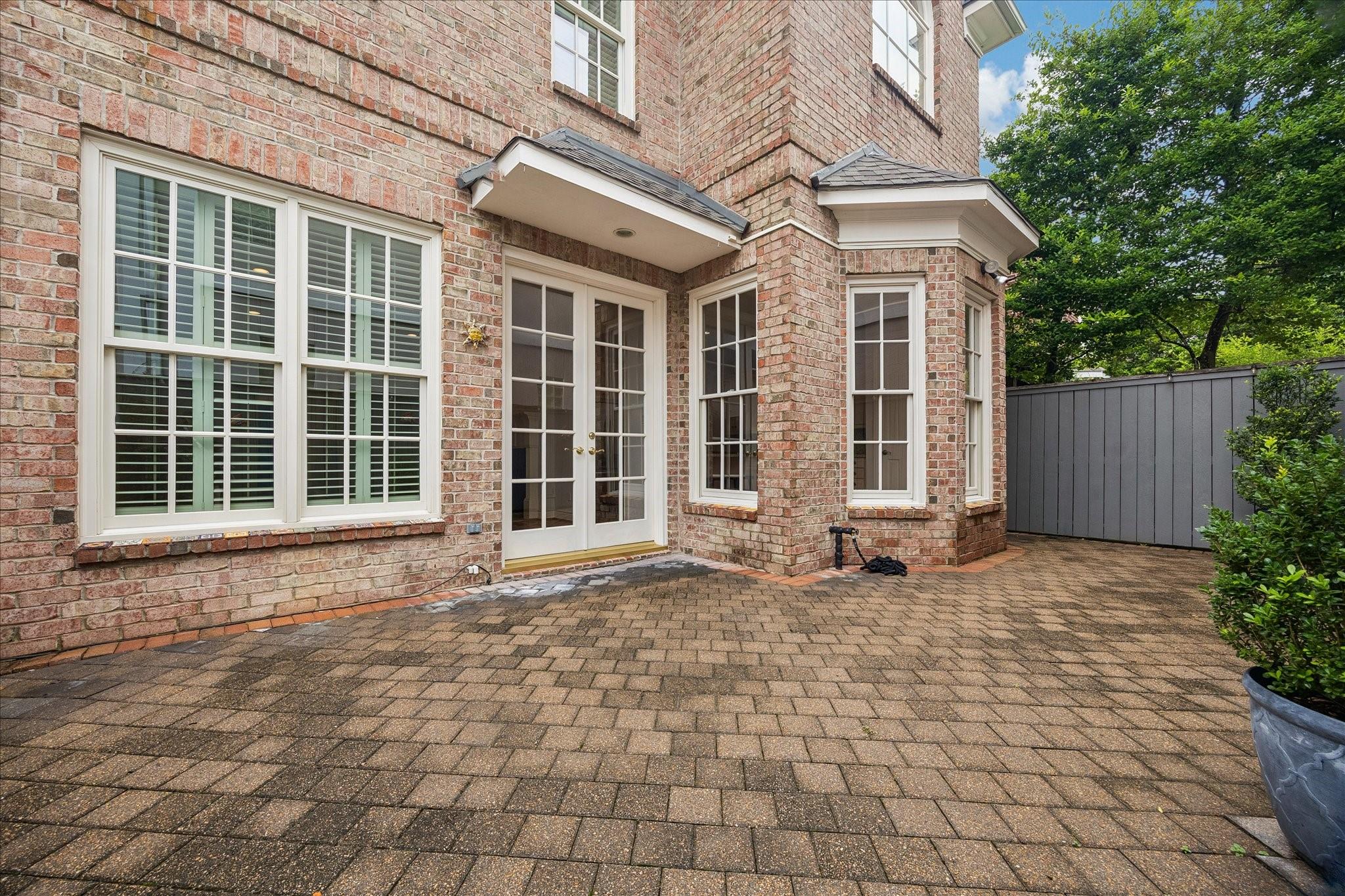 2211 Augusta Drive # 25