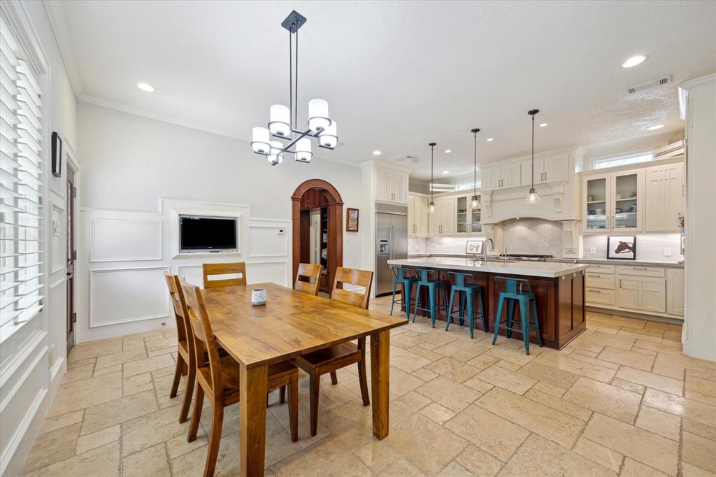 218 W 10th Street