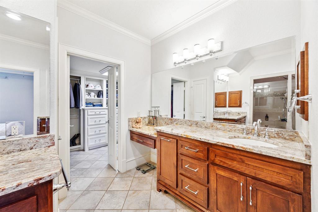 218 W 10th Street