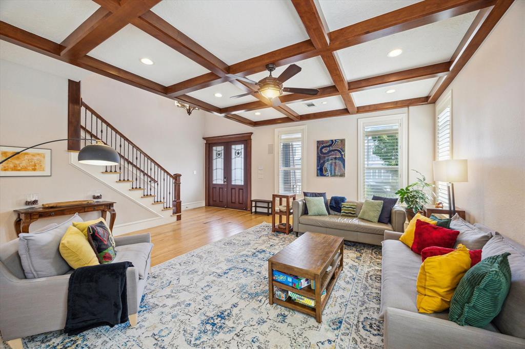 218 W 10th Street