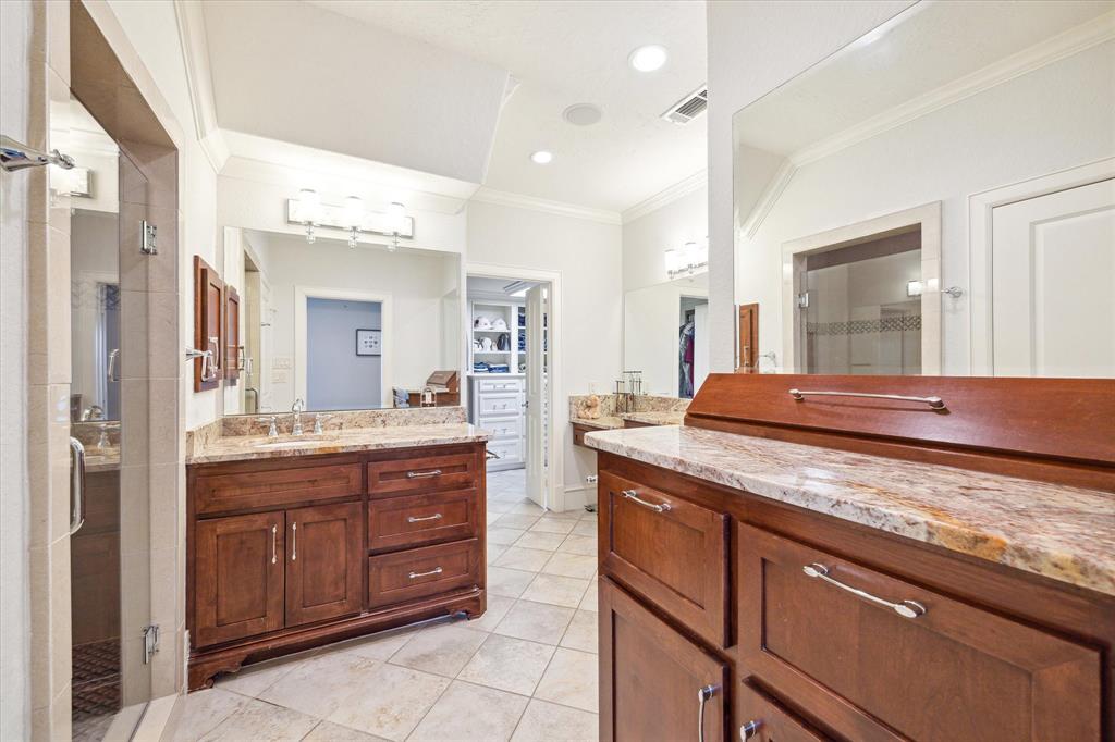 218 W 10th Street