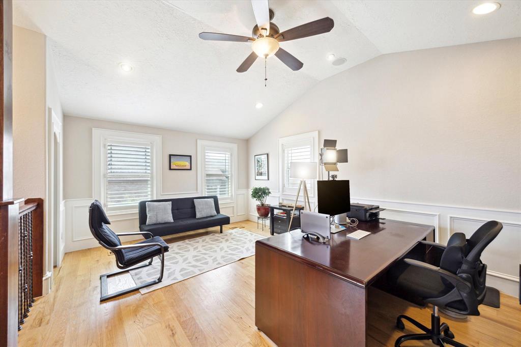 218 W 10th Street