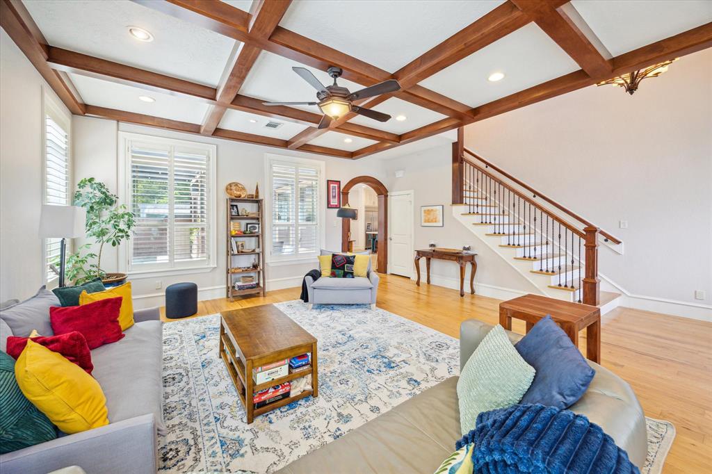 218 W 10th Street