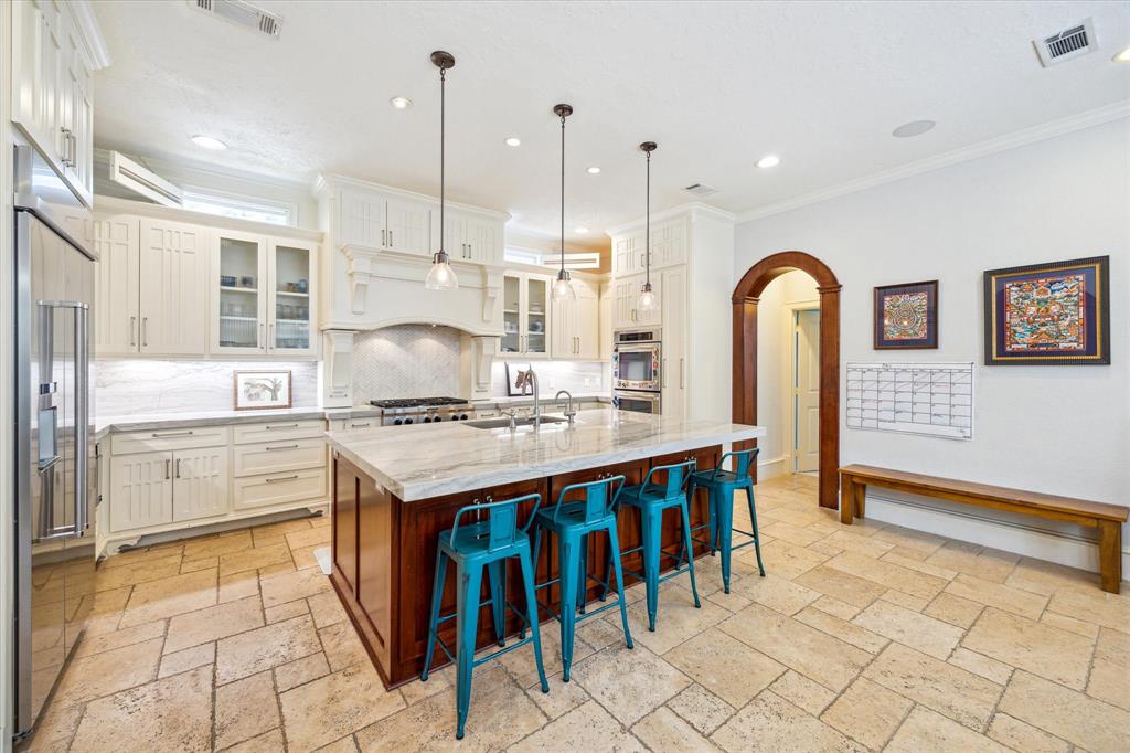 218 W 10th Street