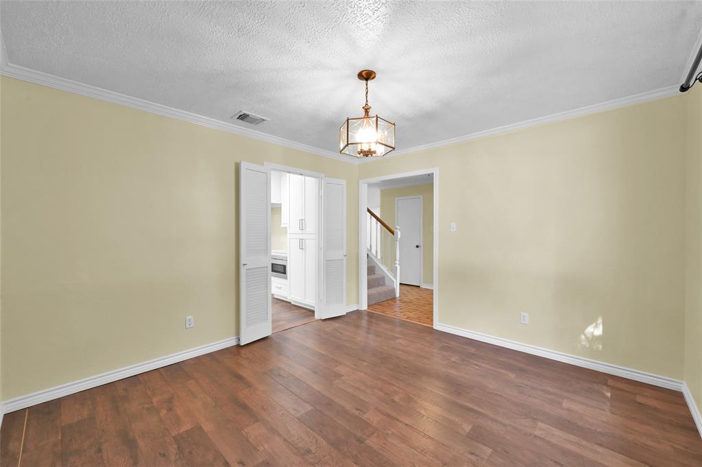 11 Postvine Court