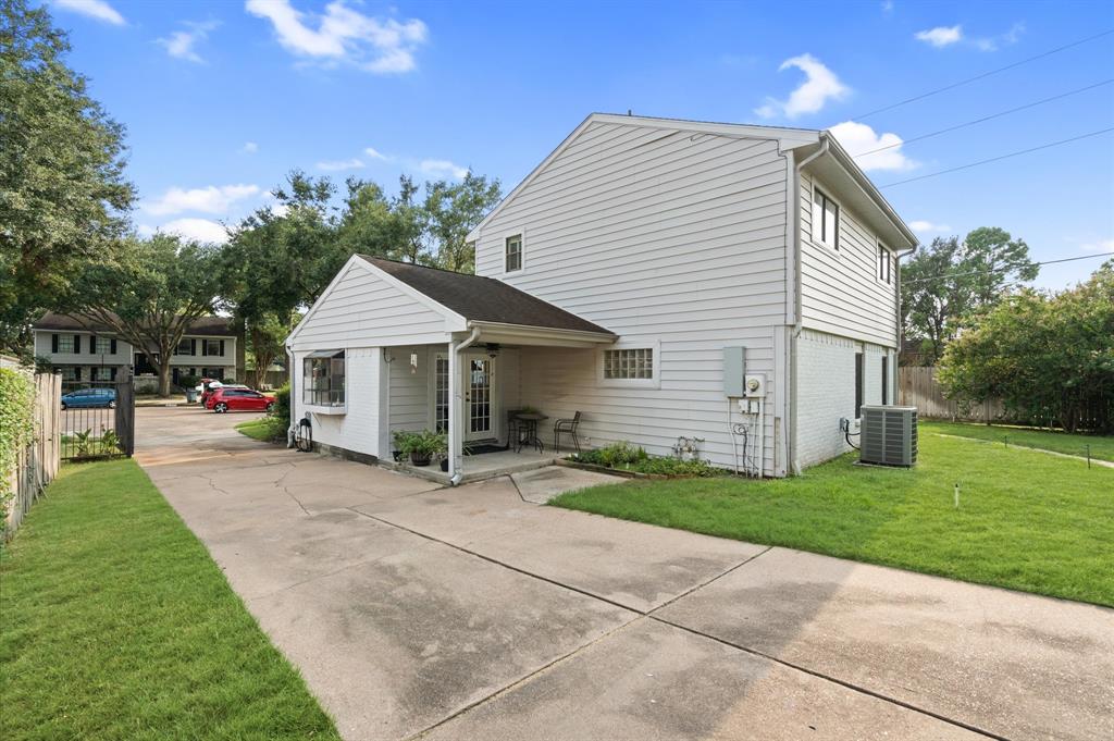 15614 Windy Cove Drive