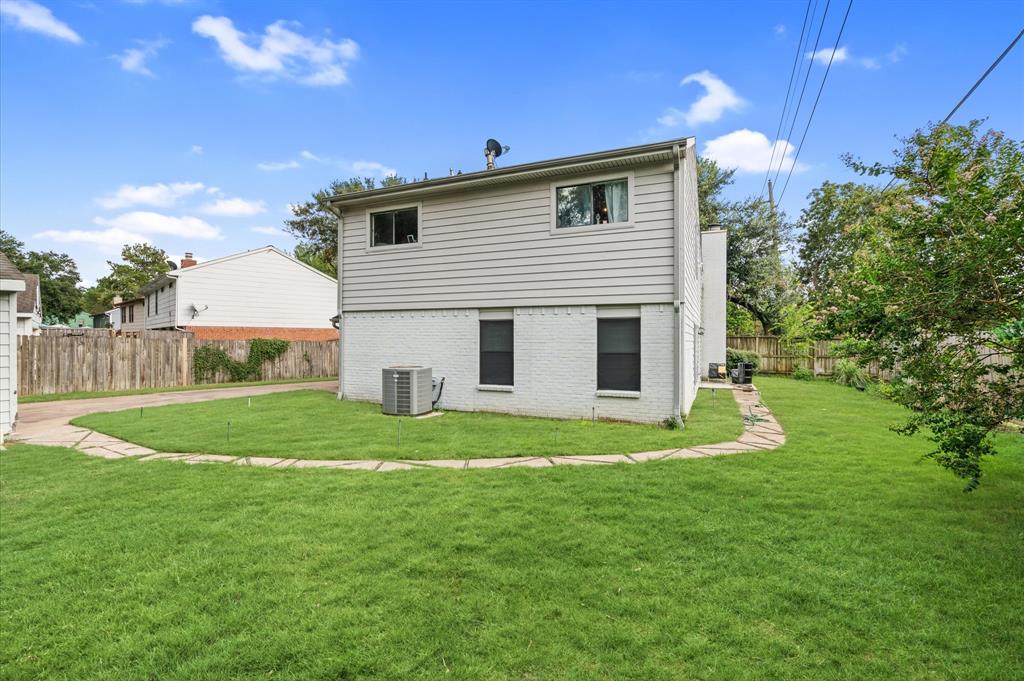 15614 Windy Cove Drive