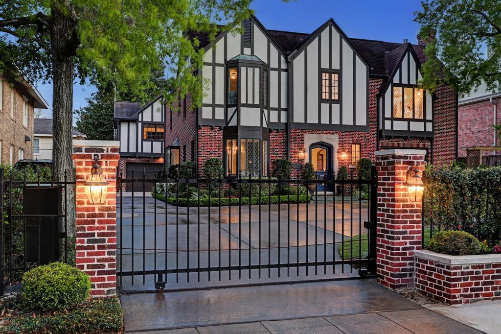 2433 Inwood Drive