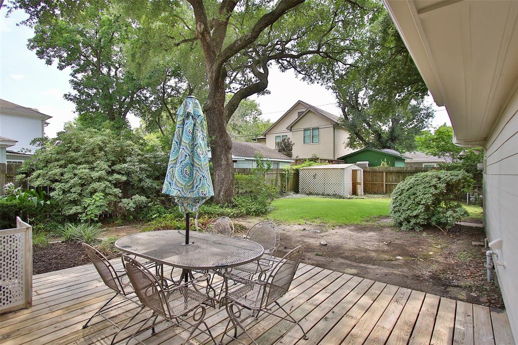 1121 Colonial Street