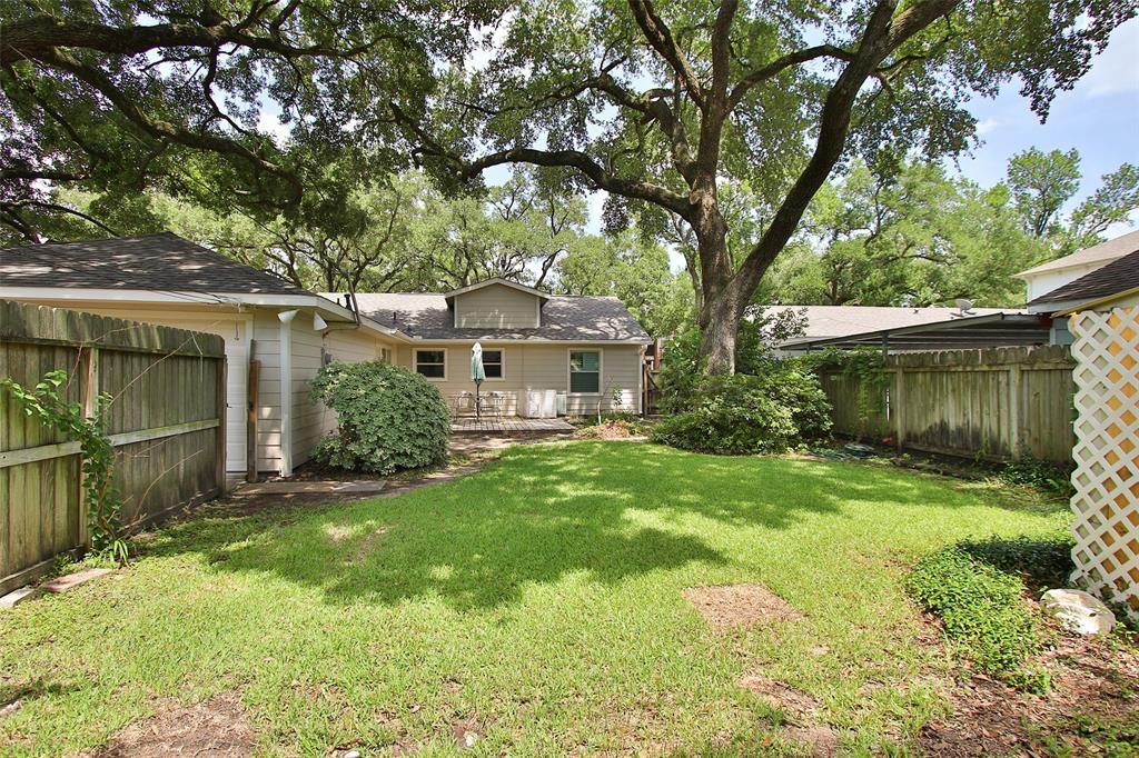 1121 Colonial Street