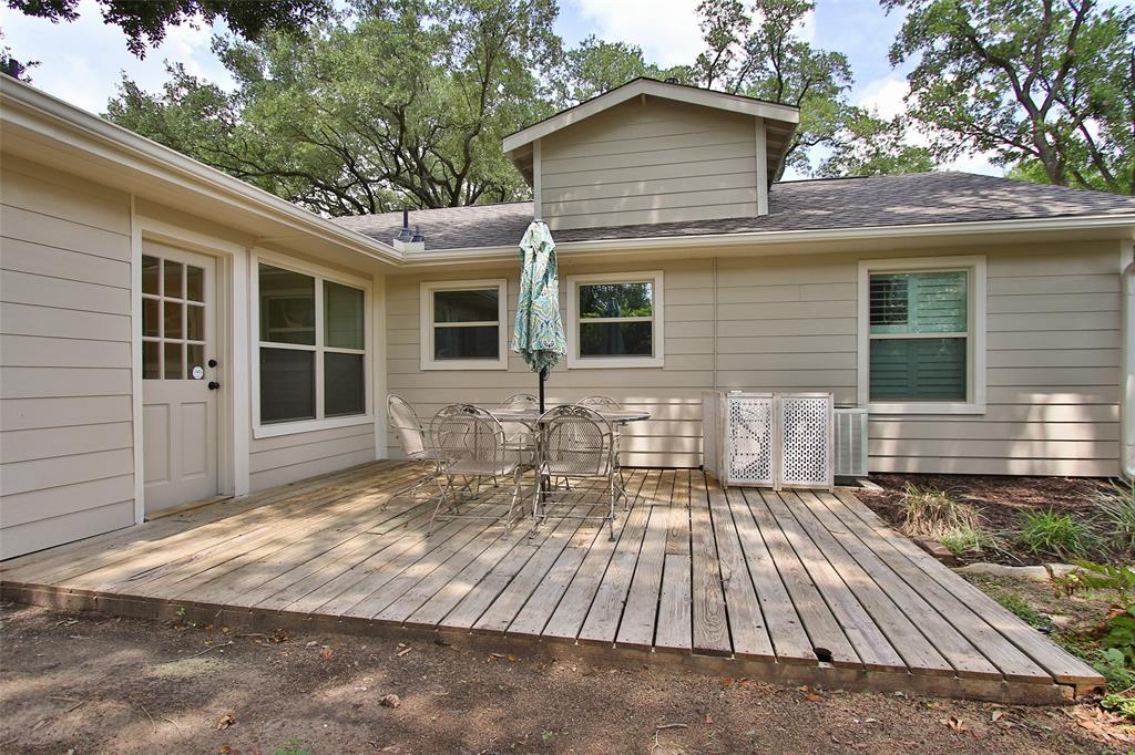 1121 Colonial Street