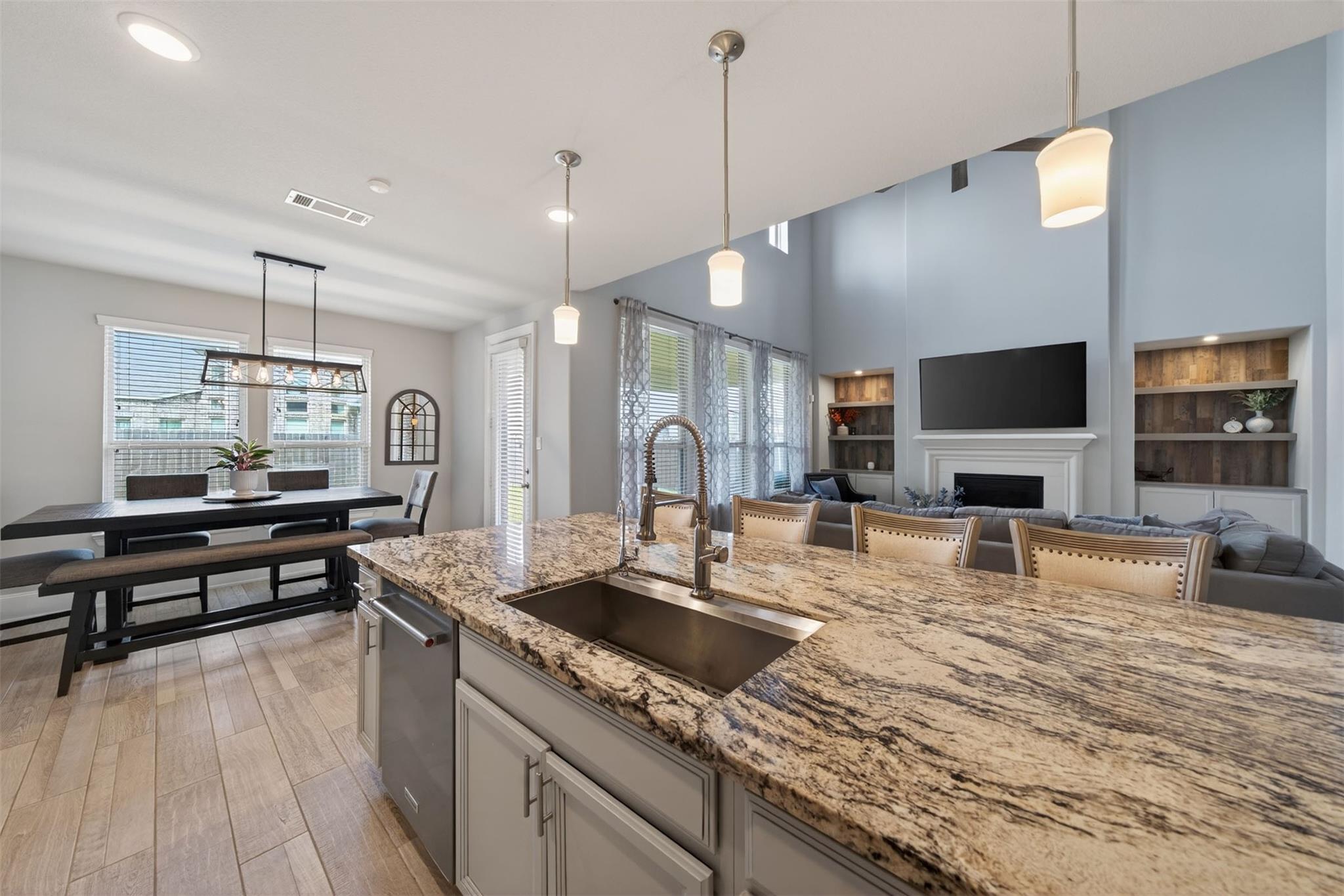 9555 Pappas Creek Court
