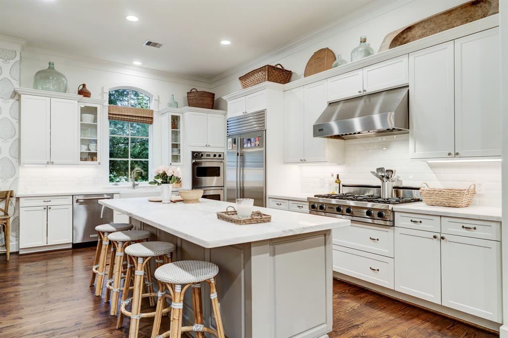 2704 Barbara Lane