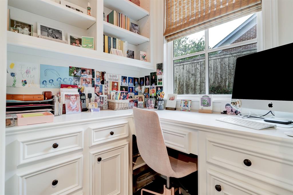 2704 Barbara Lane