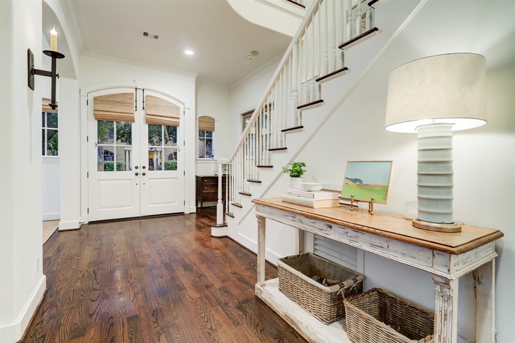 2704 Barbara Lane