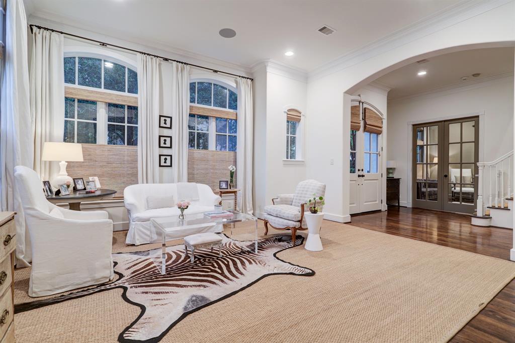 2704 Barbara Lane