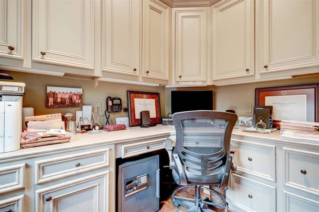 2704 Barbara Lane
