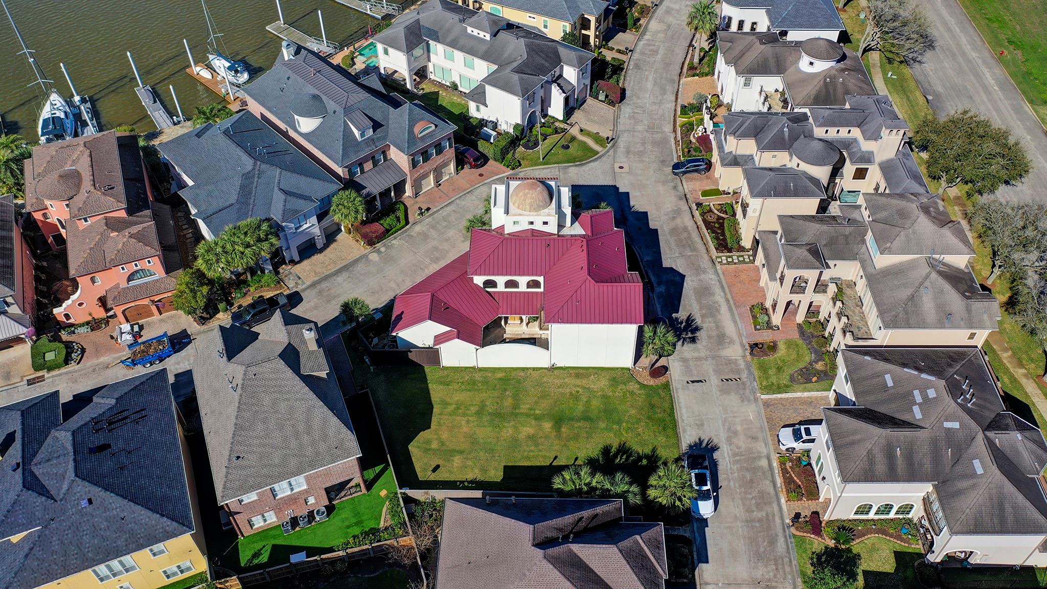 1410 Oceanside Lane
