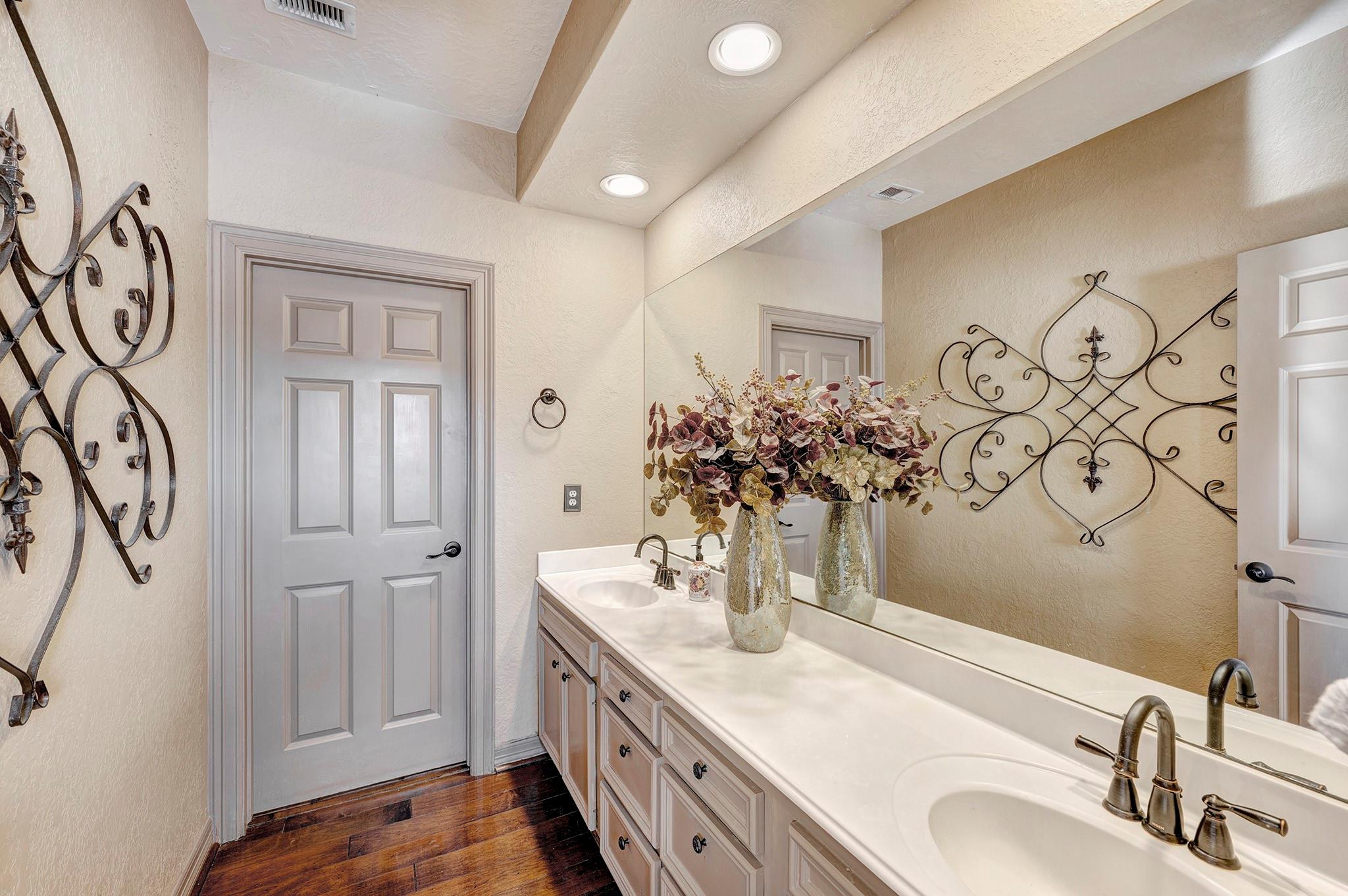 1410 Oceanside Lane