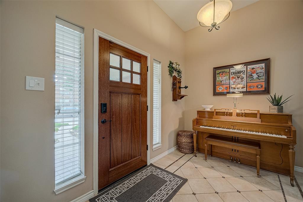 15218 Greenleaf Lane