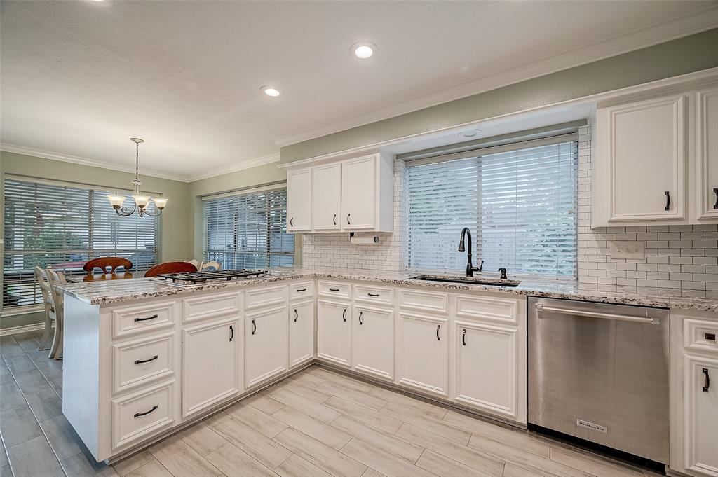 15218 Greenleaf Lane