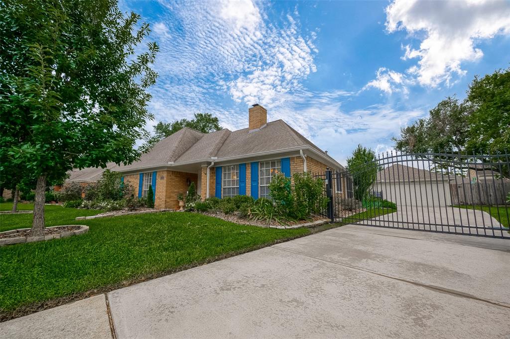 15218 Greenleaf Lane