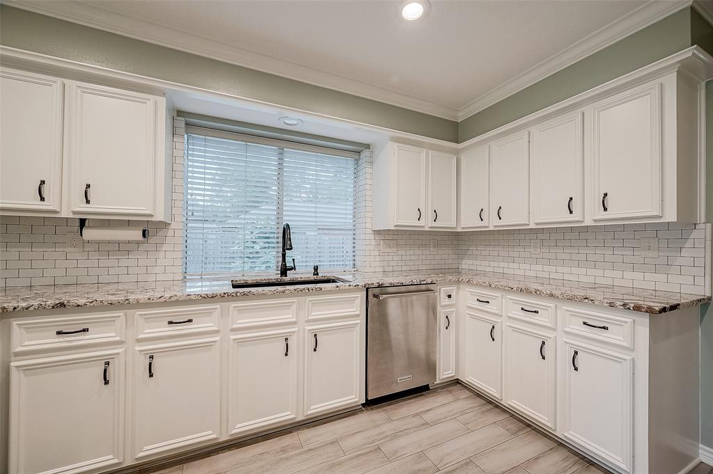15218 Greenleaf Lane