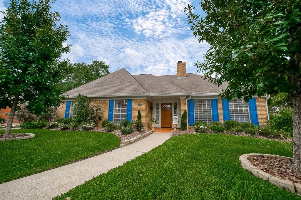 15218 Greenleaf Lane
