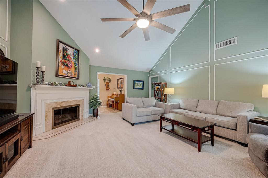 15218 Greenleaf Lane