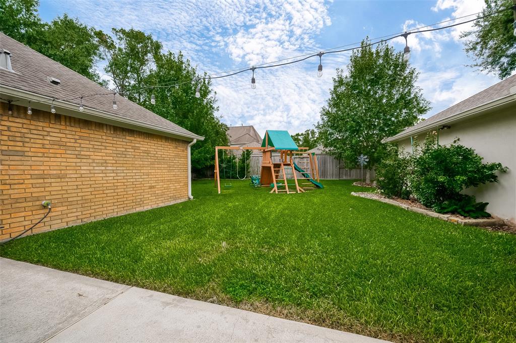 15218 Greenleaf Lane
