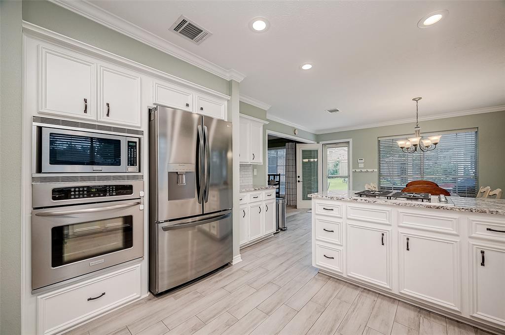 15218 Greenleaf Lane