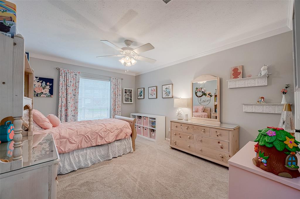 15218 Greenleaf Lane