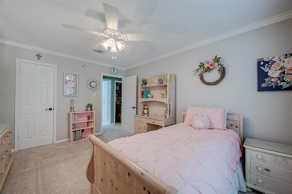 15218 Greenleaf Lane